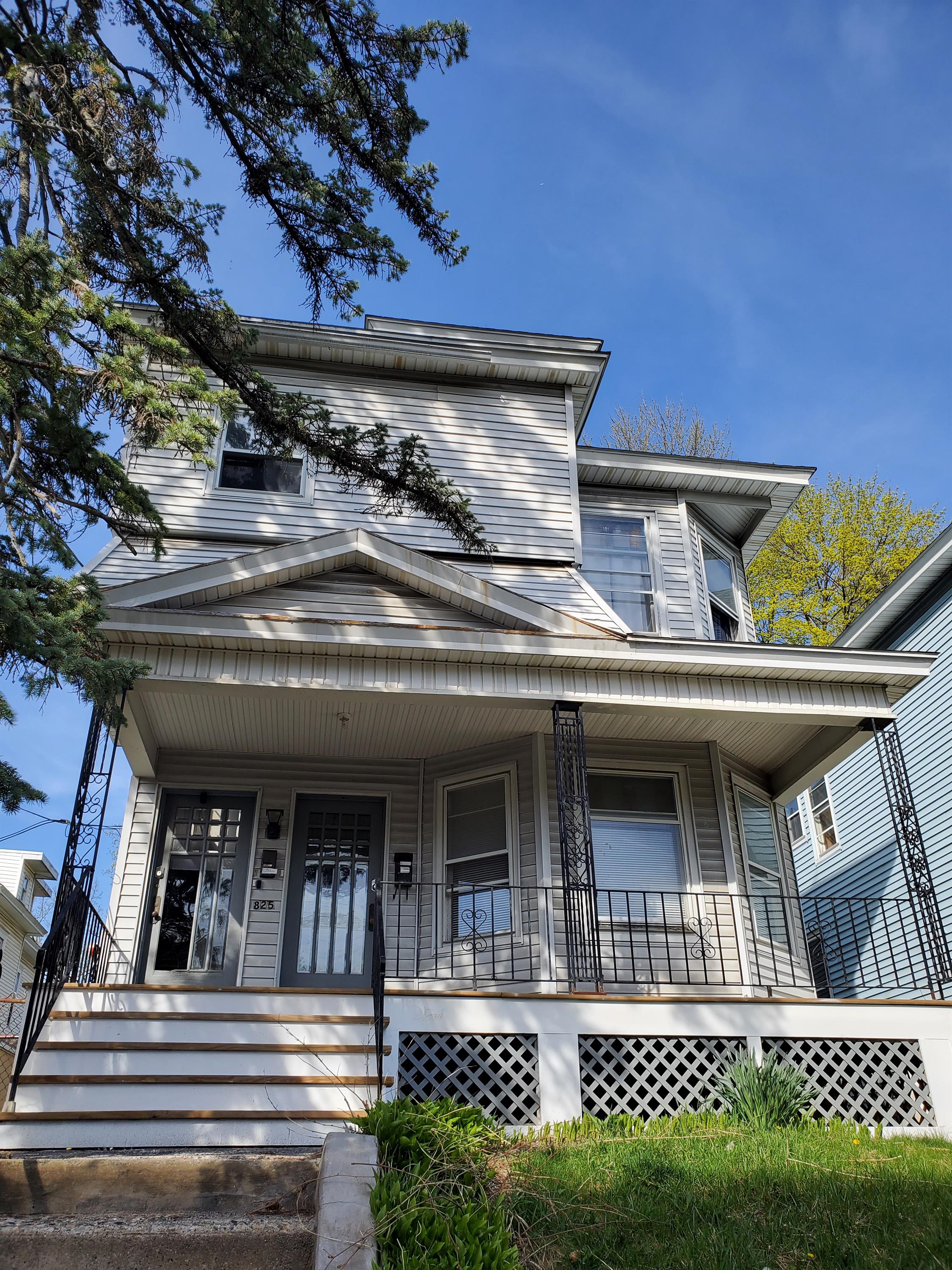 825 Myrtle Avenue - 1
