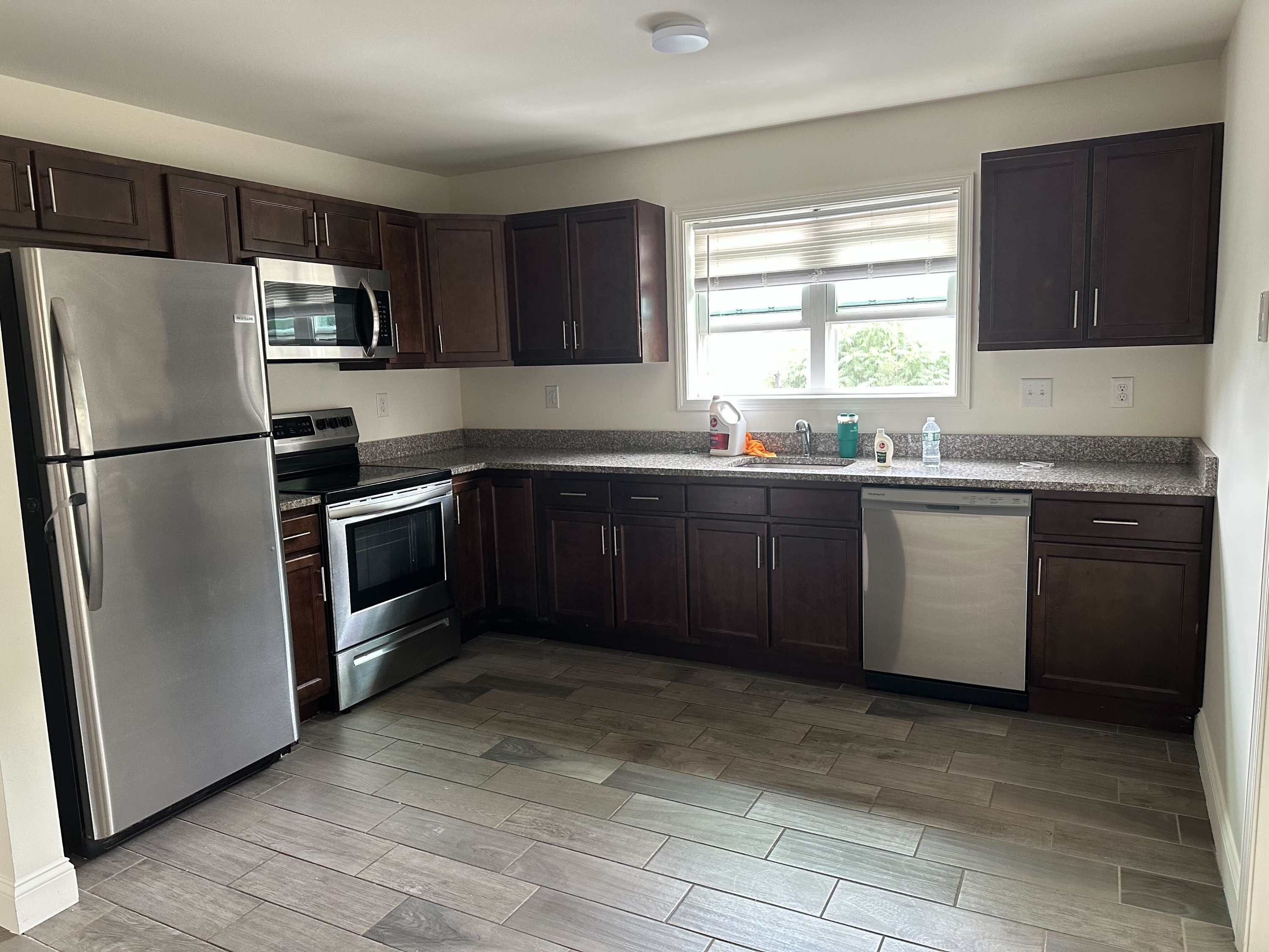 1047 Broadway - 7